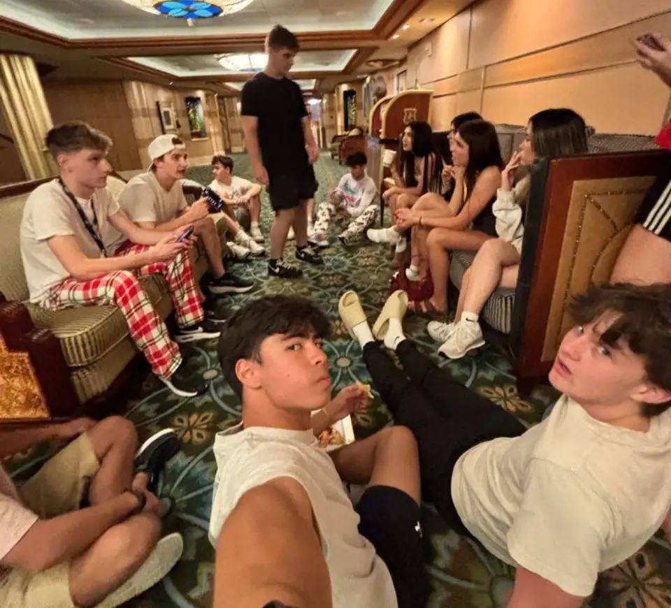 inside-of-cruise-mms-travels